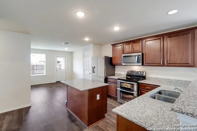 526 Wild Olive San Antonio, TX 78219