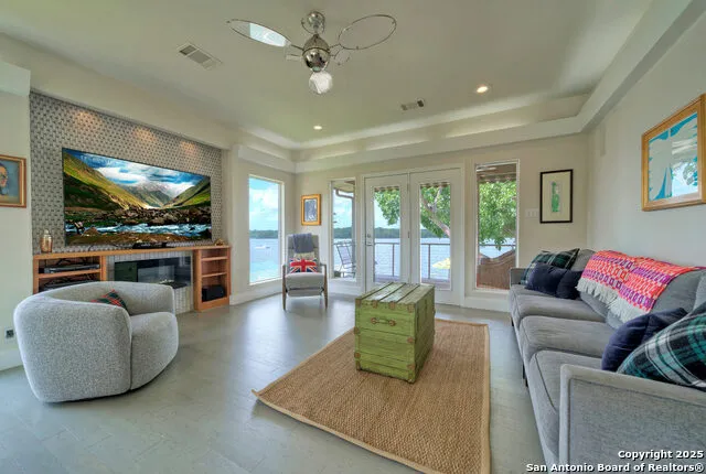 204 Waterway Dr Kingsland, TX 78639