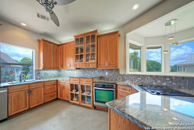 204 Waterway Dr Kingsland, TX 78639