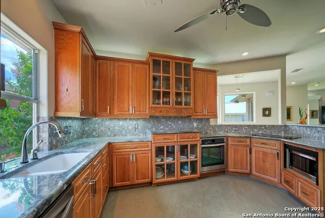 204 Waterway Dr Kingsland, TX 78639