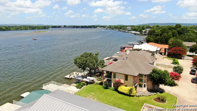 204 Waterway Dr Kingsland, TX 78639
