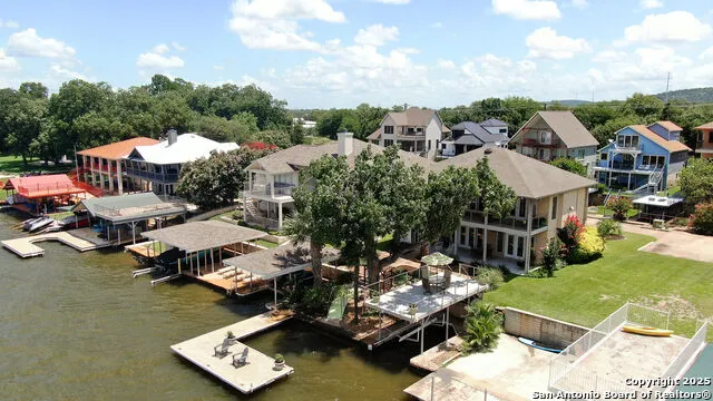 204 Waterway Dr Kingsland, TX 78639