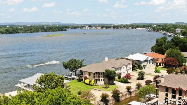 204 Waterway Dr Kingsland, TX 78639