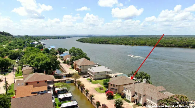 204 Waterway Dr Kingsland, TX 78639