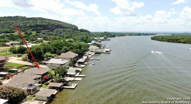 204 Waterway Dr Kingsland, TX 78639