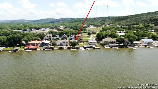 204 Waterway Dr Kingsland, TX 78639