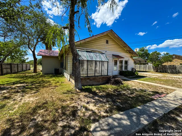102 Fort Brackettville, TX 78832