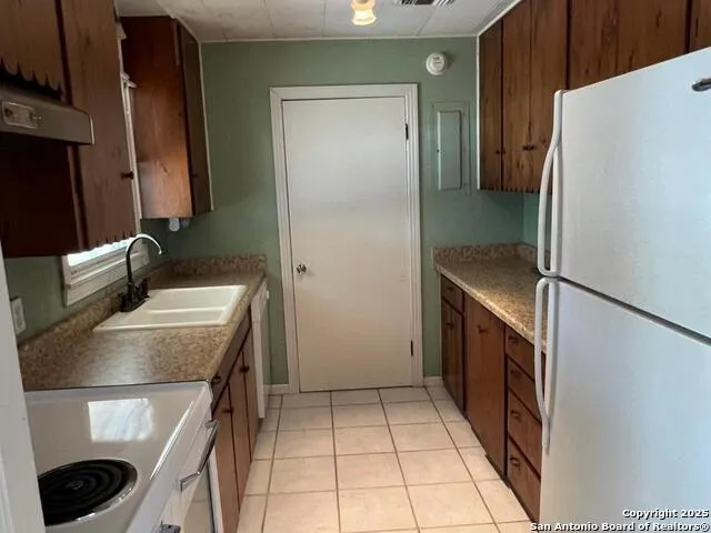 702 Esplanade Karnes City, TX 78118