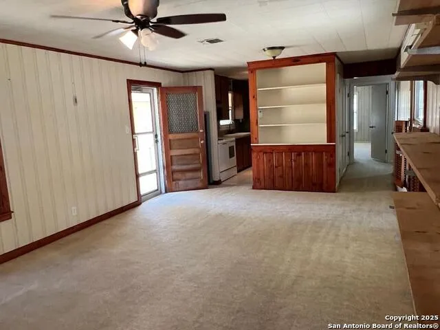 702 Esplanade Karnes City, TX 78118