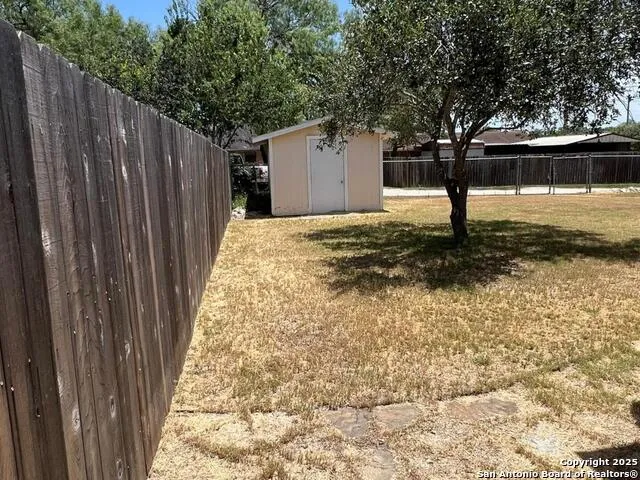 702 Esplanade Karnes City, TX 78118