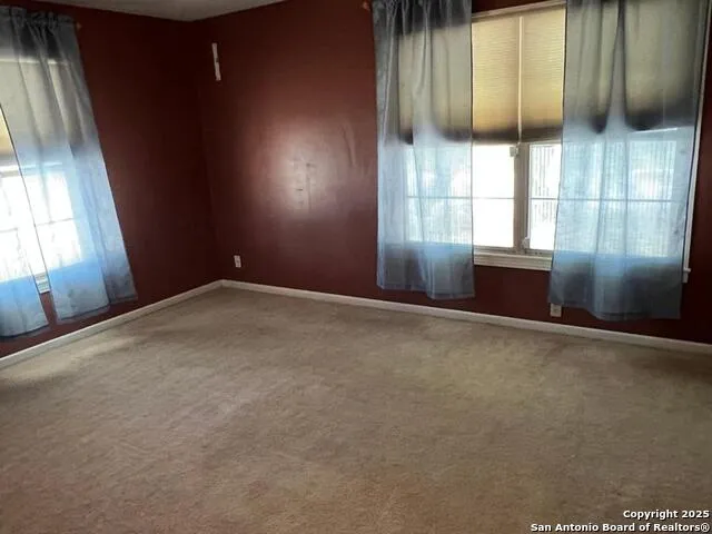 702 Esplanade Karnes City, TX 78118