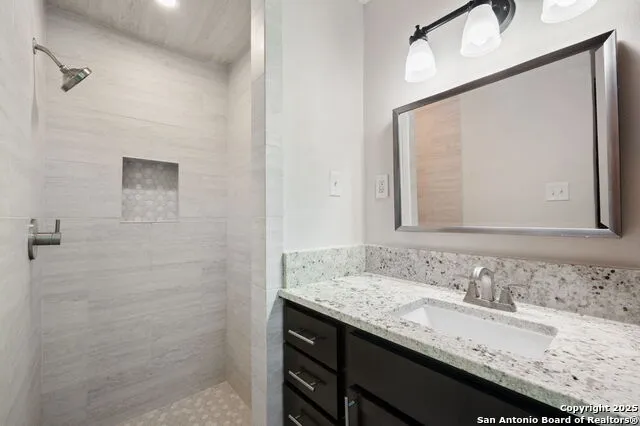 929 Morningside Terrell Hills, TX 78209