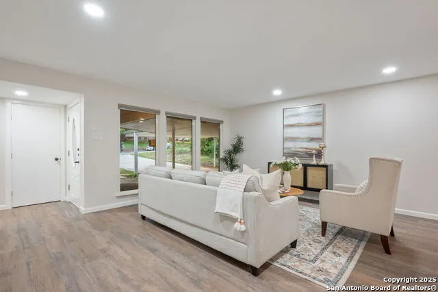 929 Morningside Terrell Hills, TX 78209
