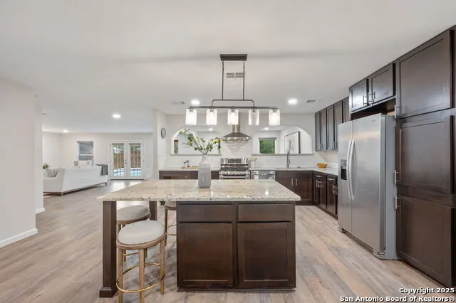 929 Morningside Terrell Hills, TX 78209