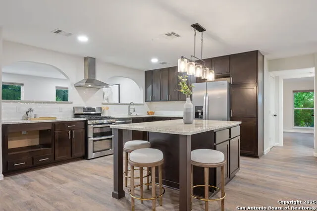 929 Morningside Terrell Hills, TX 78209