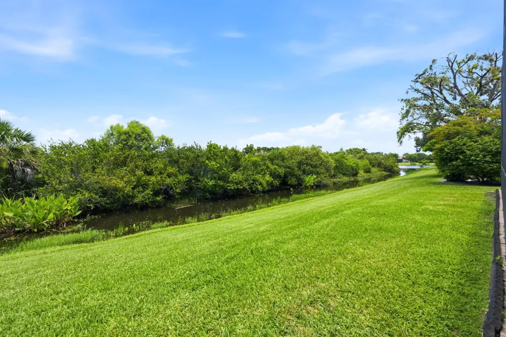 9857 VIA GRANDE W Wellington, FL 33411