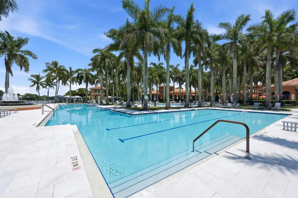 9857 VIA GRANDE W Wellington, FL 33411