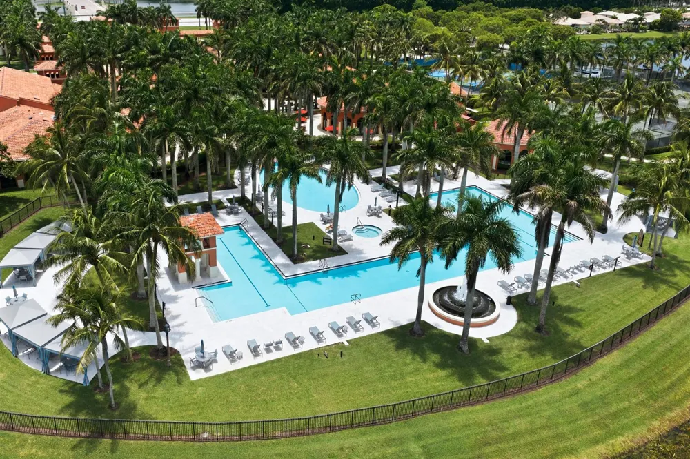 9857 VIA GRANDE W Wellington, FL 33411