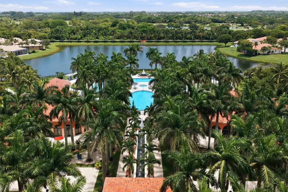 9857 VIA GRANDE W Wellington, FL 33411