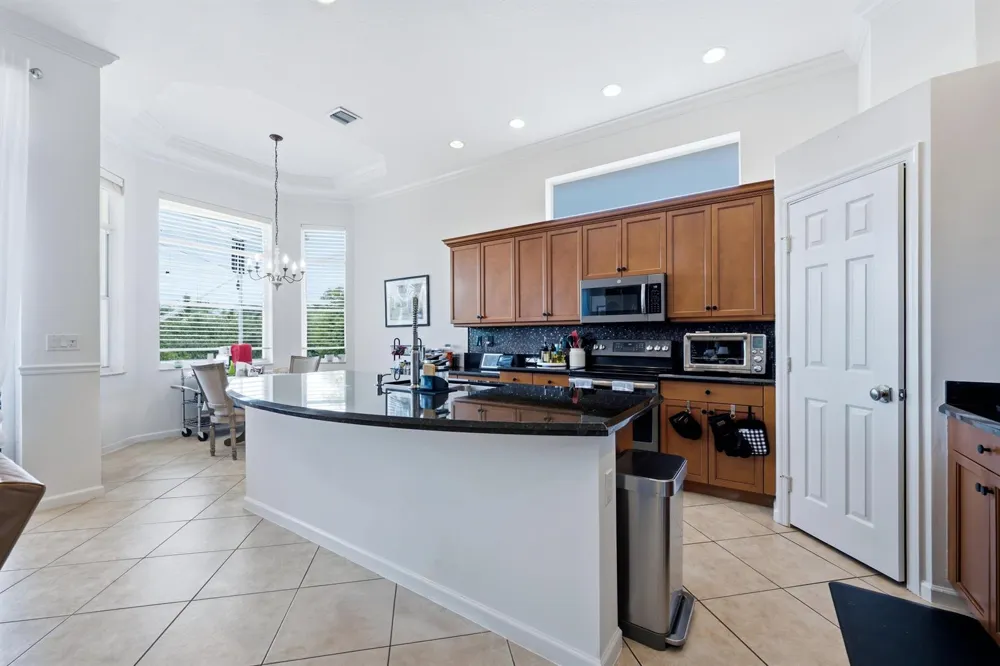 9857 VIA GRANDE W Wellington, FL 33411