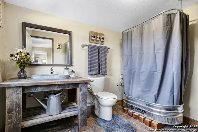 776 County Road 270 Mico, TX 78056