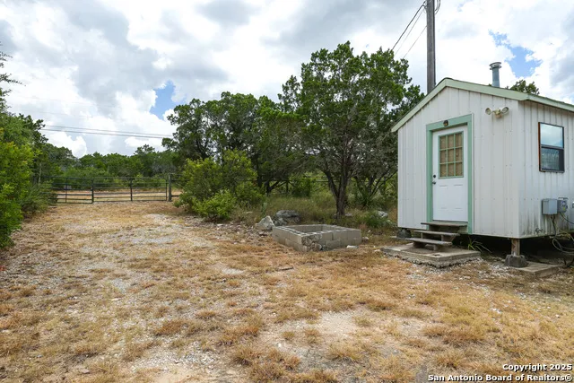 776 County Road 270 Mico, TX 78056