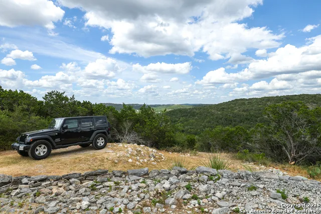 776 County Road 270 Mico, TX 78056