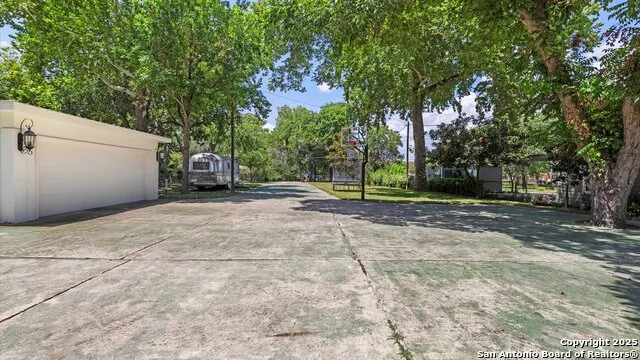 2323 Terminal Loop McQueeney, TX 78123