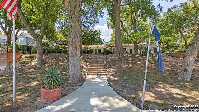 2323 Terminal Loop McQueeney, TX 78123