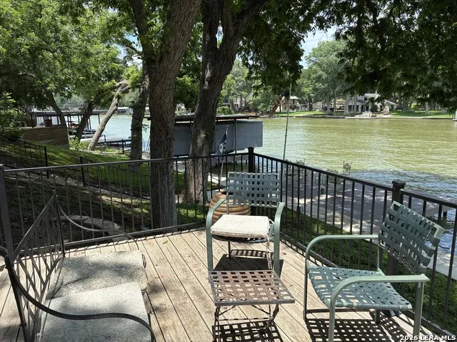2323 Terminal Loop McQueeney, TX 78123