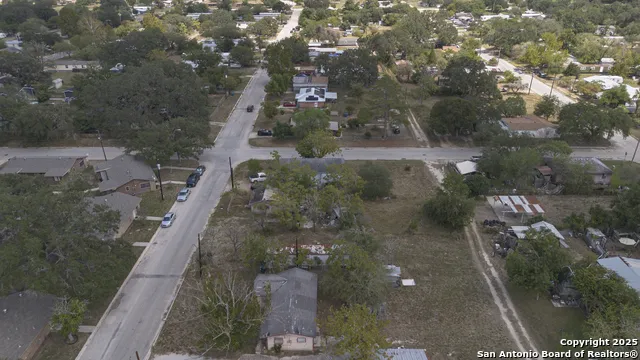 732 Trade Pleasanton, TX 78064