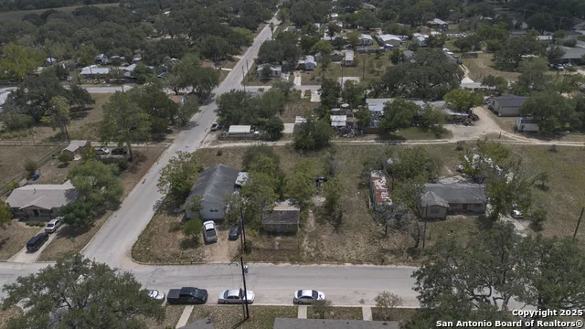 732 Trade Pleasanton, TX 78064