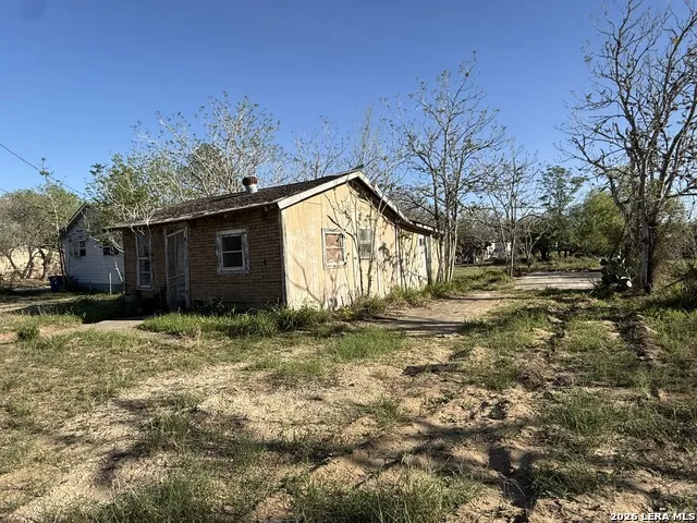 732 Trade Pleasanton, TX 78064