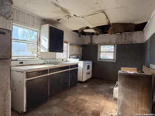 732 Trade Pleasanton, TX 78064
