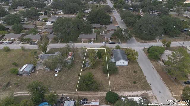 732 Trade Pleasanton, TX 78064