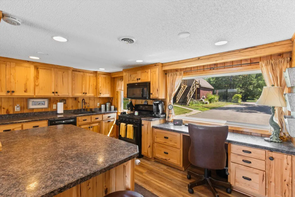 27896 Lakewood Drive NW Isanti, MN 55040