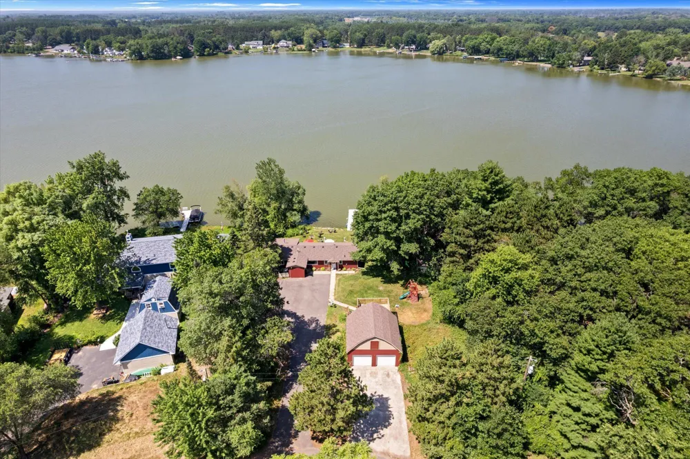27896 Lakewood Drive NW Isanti, MN 55040