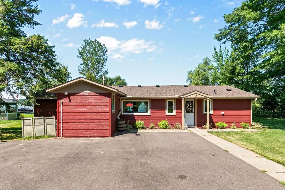 27896 Lakewood Drive NW Isanti, MN 55040
