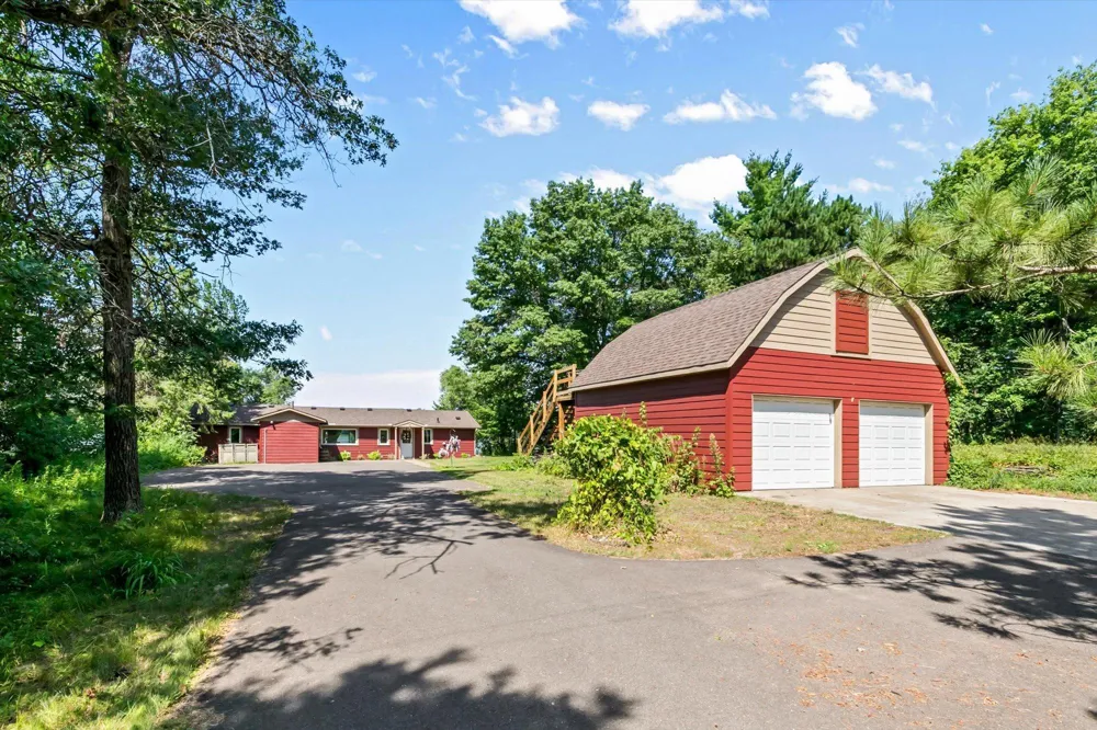 27896 Lakewood Drive NW Isanti, MN 55040