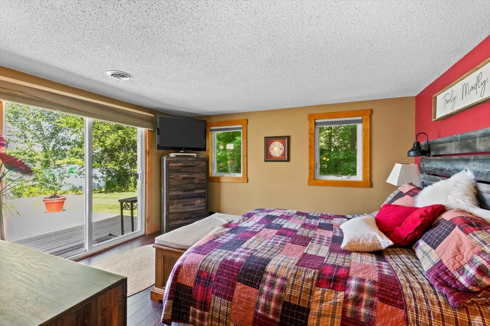 27896 Lakewood Drive NW Isanti, MN 55040