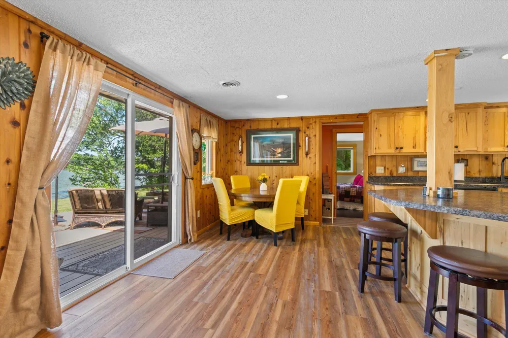 27896 Lakewood Drive NW Isanti, MN 55040