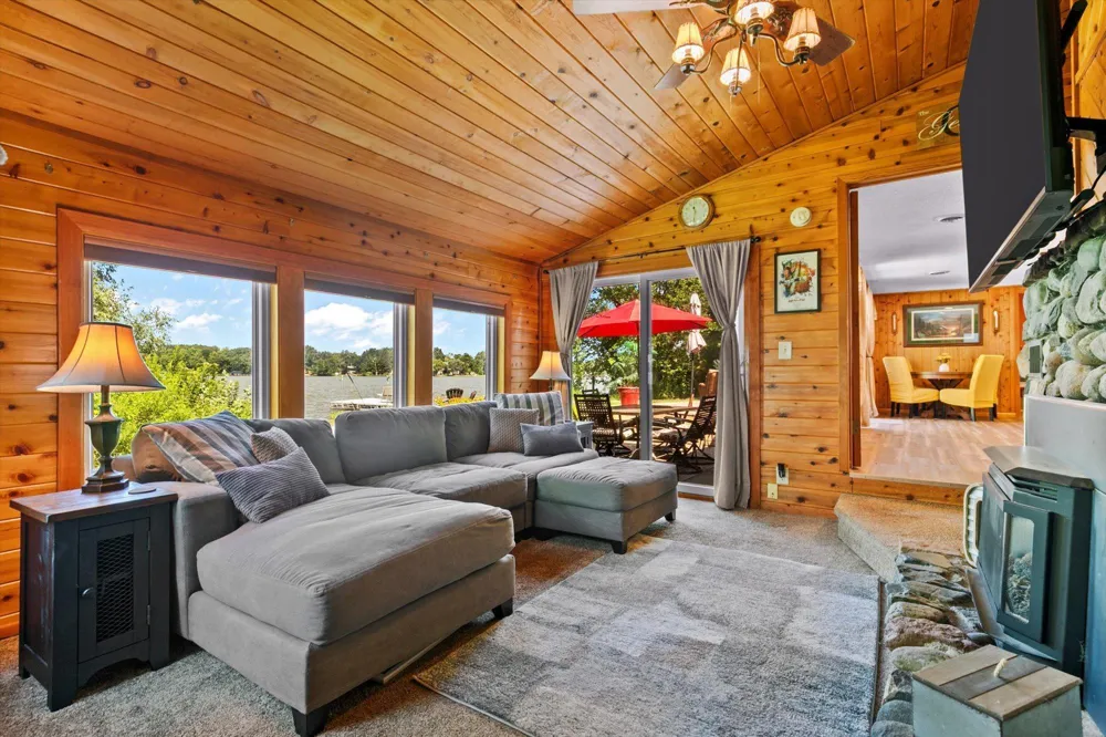 27896 Lakewood Drive NW Isanti, MN 55040