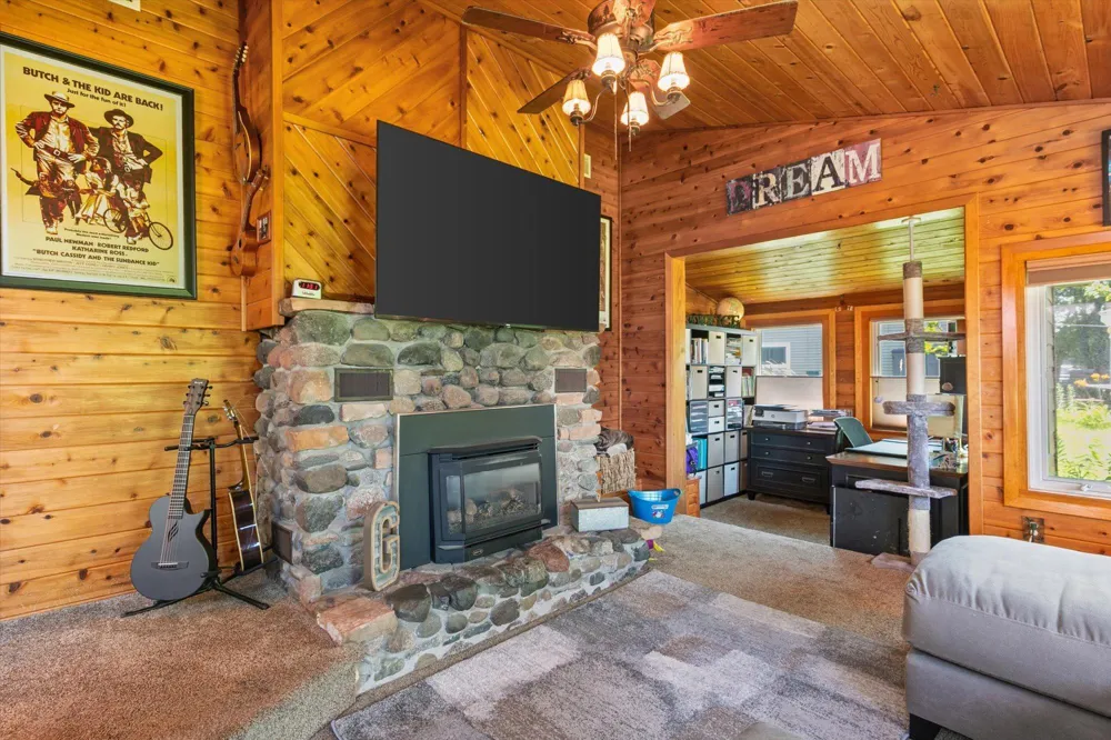 27896 Lakewood Drive NW Isanti, MN 55040