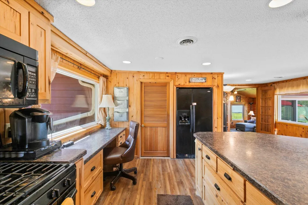 27896 Lakewood Drive NW Isanti, MN 55040