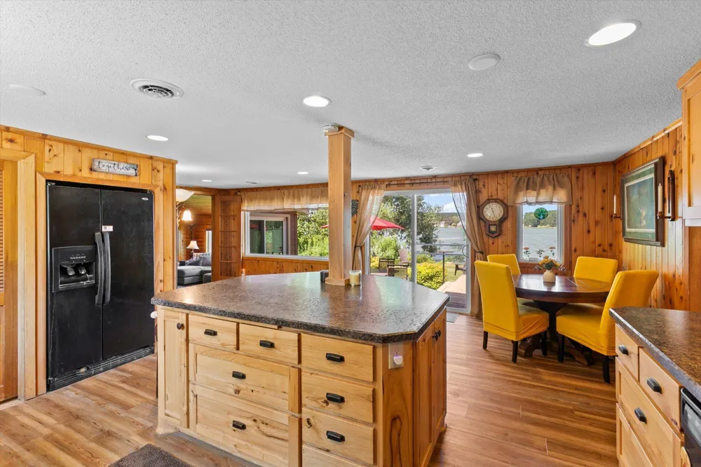 27896 Lakewood Drive NW Isanti, MN 55040