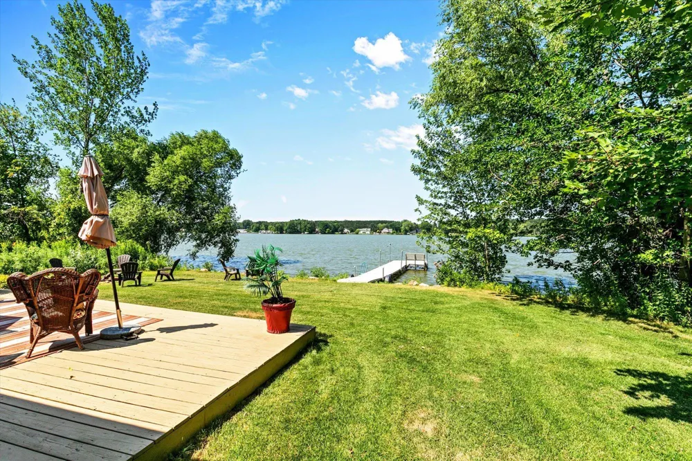 27896 Lakewood Drive NW Isanti, MN 55040