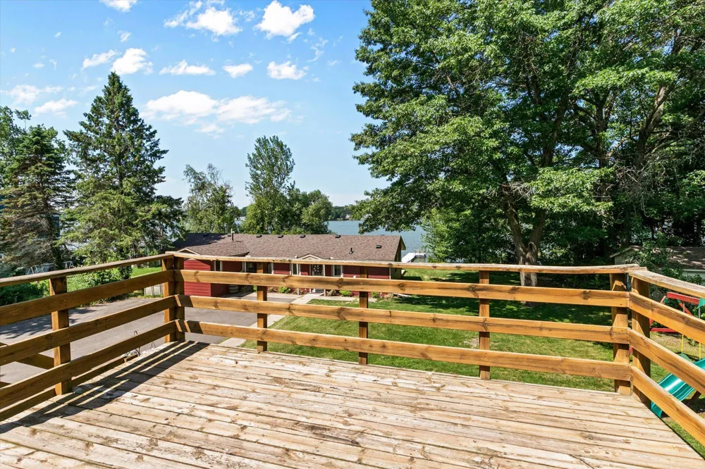 27896 Lakewood Drive NW Isanti, MN 55040