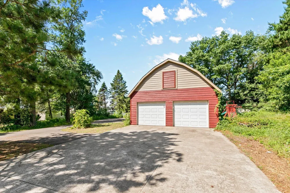 27896 Lakewood Drive NW Isanti, MN 55040