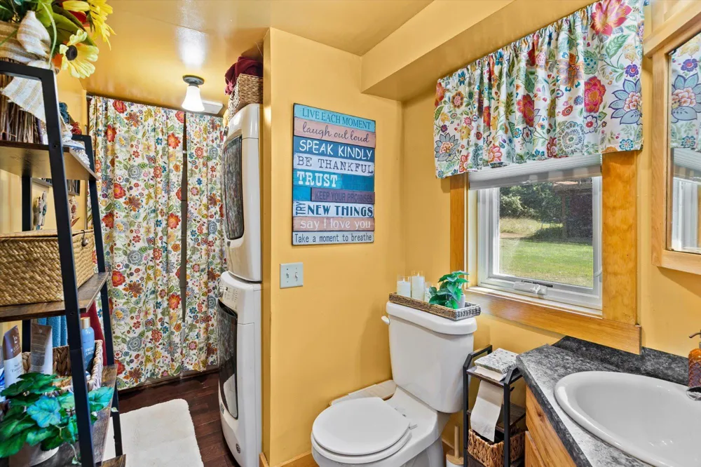 27896 Lakewood Drive NW Isanti, MN 55040