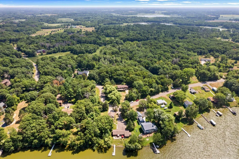 27896 Lakewood Drive NW Isanti, MN 55040